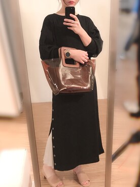 「MARC JACOBS（マークジェイコブス）のアイテム（腕時計）」を使った、MiZUKiさん（レディース・160cm）の冬コーディネート