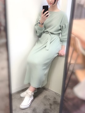 「MARC JACOBS（マークジェイコブス）のアイテム（腕時計）」を使った、MiZUKiさん（レディース・160cm）の冬コーディネート