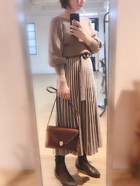「natural couture（ナチュラルクチュール）の配色ニットプリーツワンピース（ワンピース）」を使った、MiZUKiさん（レディース・162cm）の秋コーディネート