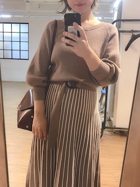 「natural couture（ナチュラルクチュール）の配色ニットプリーツワンピース（ワンピース）」を使った、MiZUKiさん（レディース・162cm）の秋コーディネート
