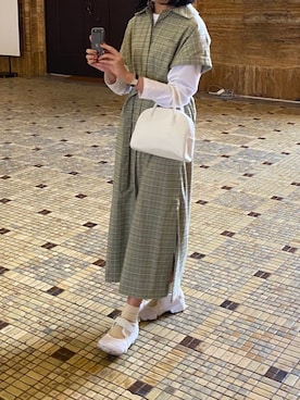 「チェックワンピース」｜「アイテム（アナログ腕時計）」を使った、honokaさん（レディース・166cm）の春コーディネート
