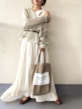 emiko☆さんの「サテンフレアスカート」を使ったコーディネート