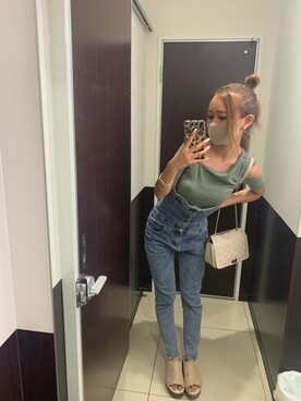サロペット オーバーオールを使った ギャル の人気ファッションコーディネート Wear