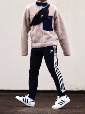 「adidas（アディダス）のアイテム（スウェットパンツ）」を使った、タケヒロールさん（メンズ・165cm）の冬コーディネート