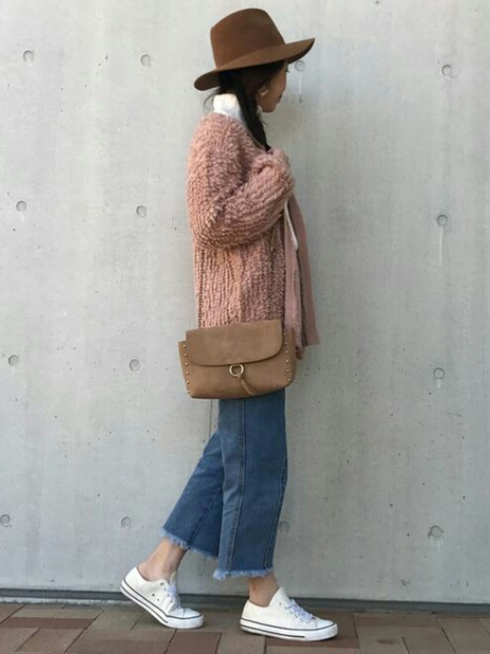 「カジュアル、オトナカジュアル、ootd、プチプラ、ループカーディガン、ピンク、GU、しまむら、copine、カーディガン」｜「しまむらのアイテム（スニーカー、ホワイト系）」を使った、ikuさん（レディース・161cm）の冬コーディネートの1枚目の写真
