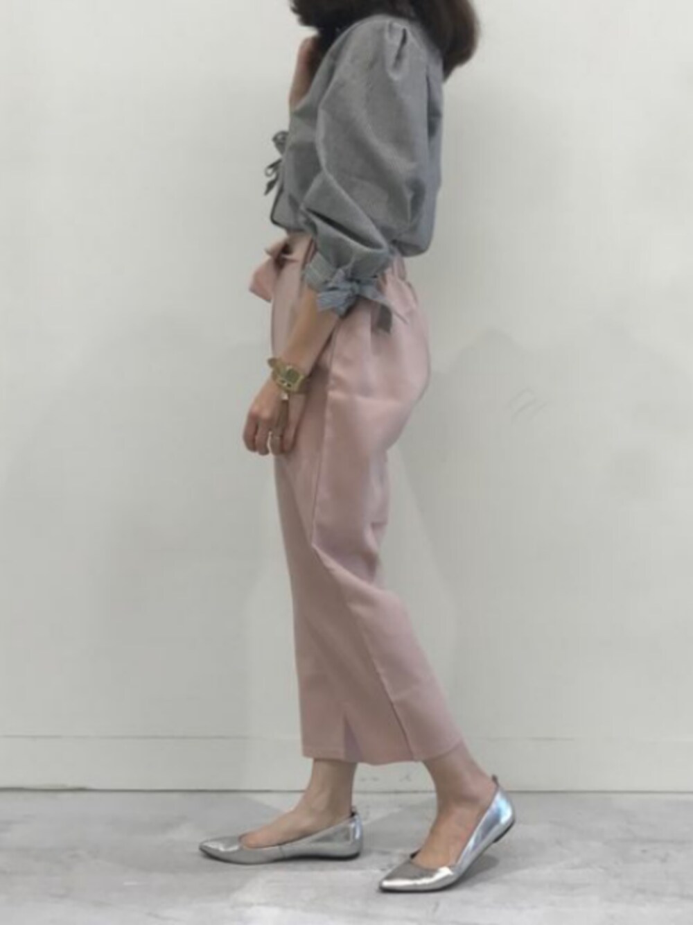 「パンツスタイル、はるコーデ、fashion、プチプラコーデ、outfit、キレイめ、ピンク、シャツ、copine、ママコーデ」｜「copineのふっくらボリューム袖ストライプシャツ・ブラウス（シャツ/ブラウス、その他）」を使った、ikuさん（レディース・161cm）の春コーディネートの1枚目の写真