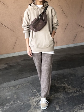 「アイテム（ボディバッグ/ウエストポーチ）」を使った、ikuさん（レディース・161cm）の冬コーディネート