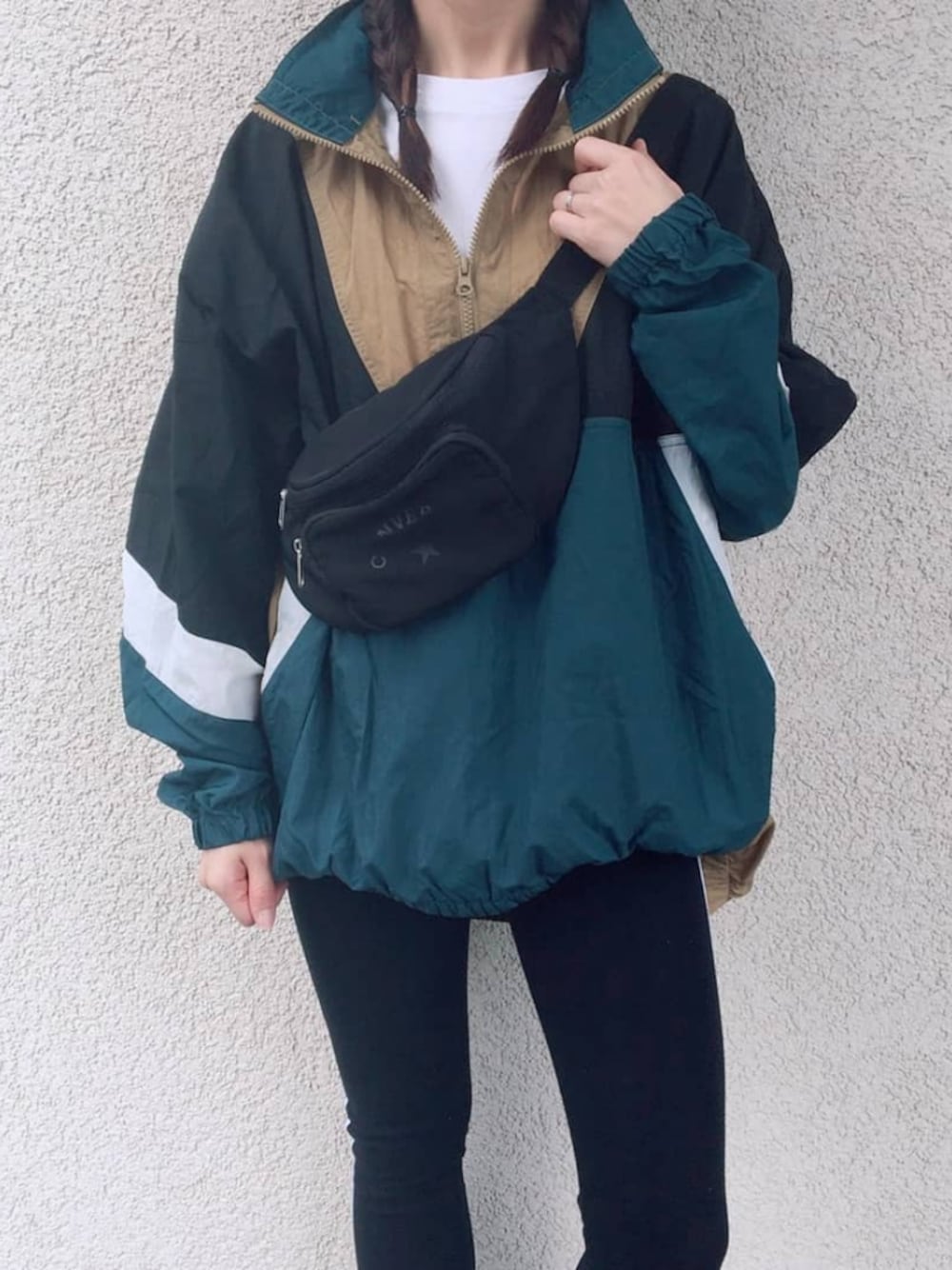 その他のその他パンツ、その他のジャケット/アウター、その他のTシャツ/カットソーを着用したレディースの冬コーディネートの1枚目の写真