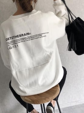 「バックロゴ」｜「アイテム（スウェット）」を使った、ikuさん（レディース・161cm）の秋コーディネート