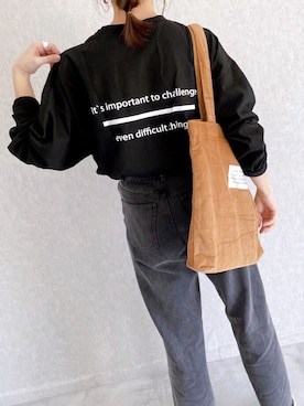「バックロゴ」｜「アイテム（トートバッグ）」を使った、ikuさん（レディース・161cm）の春コーディネート