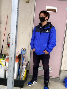 D     ．SNKSさんのコーディネート