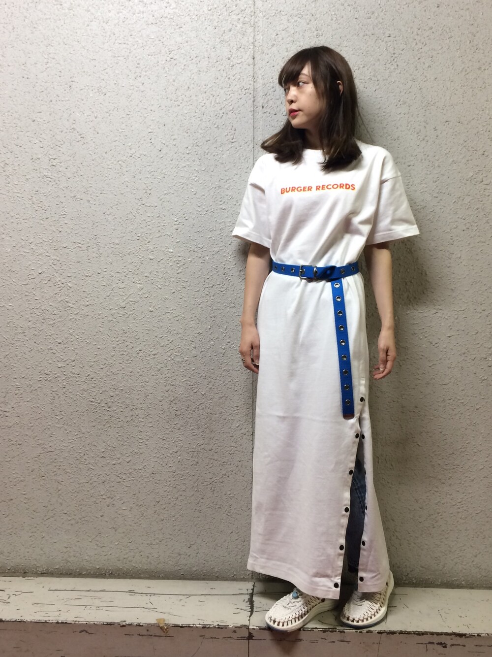 山﨑 彩花さんの「X-girl × BURGER RECORDS SNAPPED TEE DRESS（X-girl）」を使ったコーディネート