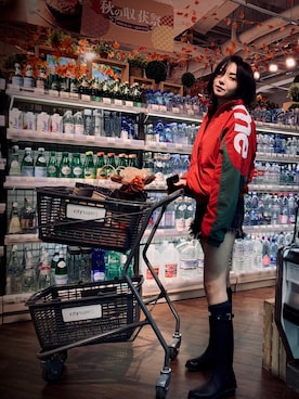 「Supreme （シュプリーム）のアイテム（その他アウター）」を使った、Yvonneさん（レディース・163cm）の春コーディネート
