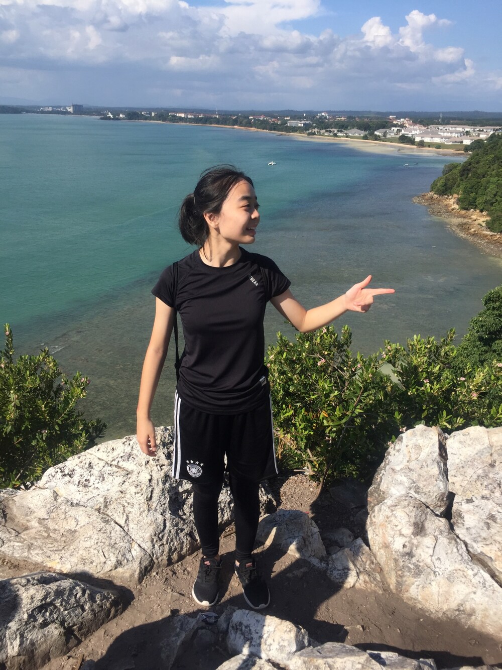 「スポーツミックス」｜「fit gearのアイテム（スウェット、ブラック系）」を使った、eriさん（レディース・163cm）の秋コーディネートの1枚目の写真