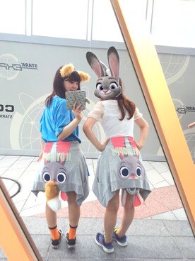 カチューシャを使った 香港ディズニー の人気ファッションコーディネート Wear