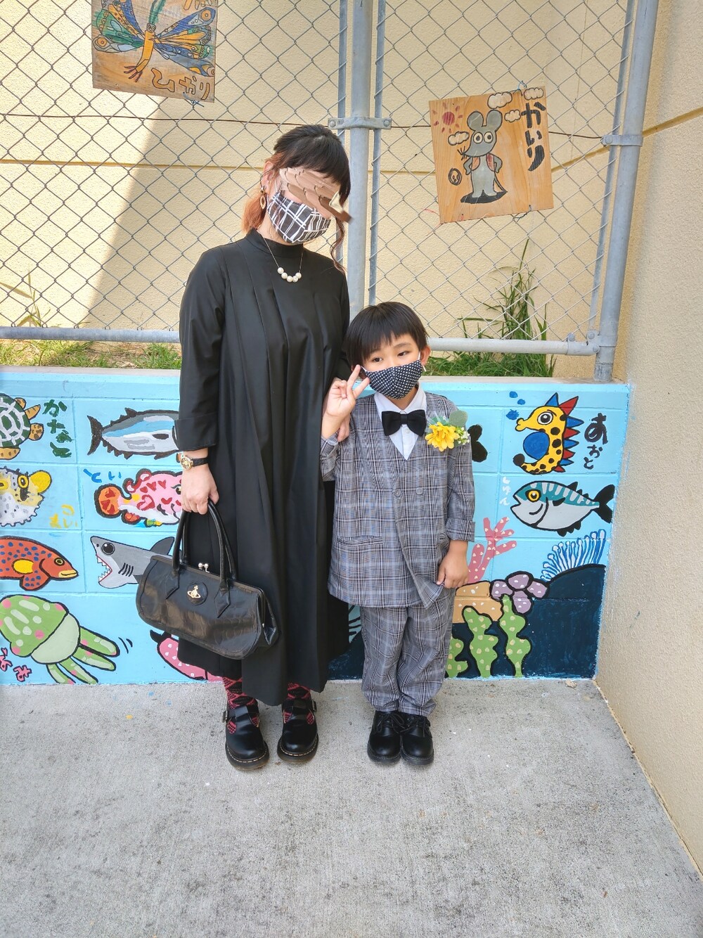 「春コーデ、卒園式、フォーマル、Vivienne Westwood、セットアップ、antiqua、セットアップスタイル、Dr.Martens、おめかしコーデ、スーツスタイル」｜「Dr. MartensのDr.Martens Polley 14852001（ドレスシューズ、ブラック系）」を使った、あお✳さん（キッズ・110cm）の春コーディネートの1枚目の写真