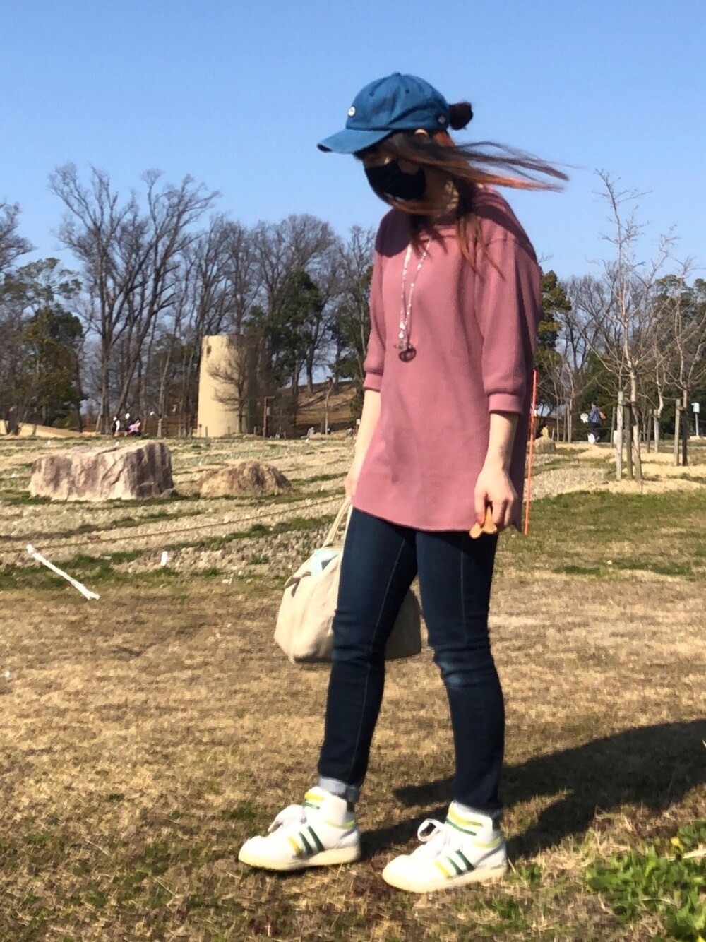 「奈良県、馬見丘陵公園、梅が見頃、癒し」｜「UNIQLOのアイテム（Tシャツ/カットソー、ピンク系）」を使った、sojaymさん（レディース・157cm）の冬コーディネートの1枚目の写真
