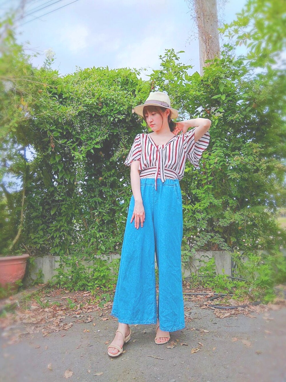 「FOREVER 21のアイテム（トップス、その他）」を使った、erika shihさん（レディース・160cm）の秋コーディネートの1枚目の写真