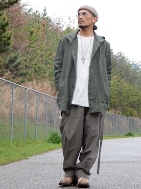 「ISAMU KATAYAMA BACKLASH（イサムカタヤマバックラッシュ）のアイテム（カーゴパンツ）」を使った、Mojaさん（メンズ・166cm）の春コーディネート