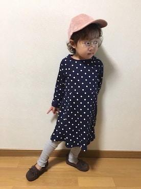 「babygap」｜「アイテム（キャップ）」を使った、ぷっぷりんさん（キッズ・90cm）の秋コーディネート