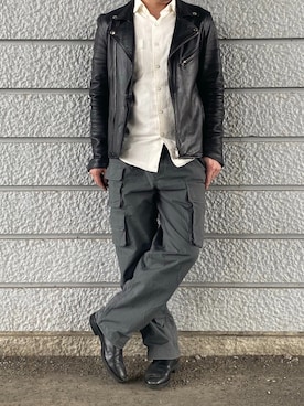 「白シャツ」｜「アイテム（ライダースジャケット）」を使った、ミッチ100さん（メンズ・167cm）の春コーディネート
