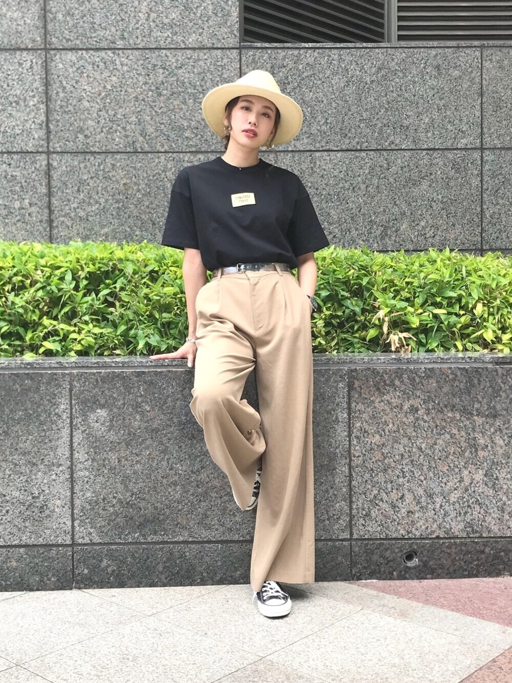 「コンバース、converse、大人カジュアル、夏コーデ、ラクチンコーデ、CONVERSE TOKYO、コンバーストウキョウ」｜「CONVERSE TOKYOのCONVERSE TOKYO/コンバーストウキョウ ペーパーブレードハット（ハット、ベージュ系）」を使った、kuro74さん（レディース・165cm）の夏コーディネートの1枚目の写真