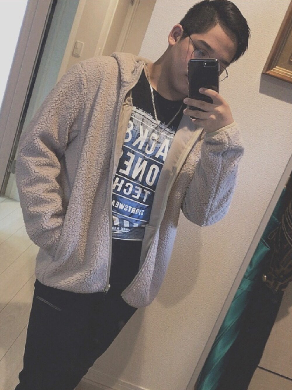 「winter、winter wearing、WINTER STYLE、ootd」｜「UNIQLOの防風ボアフリースパーカ（長袖）（その他アウター、ベージュ系）」を使った、アシュさん（メンズ・167cm）の秋コーディネートの1枚目の写真