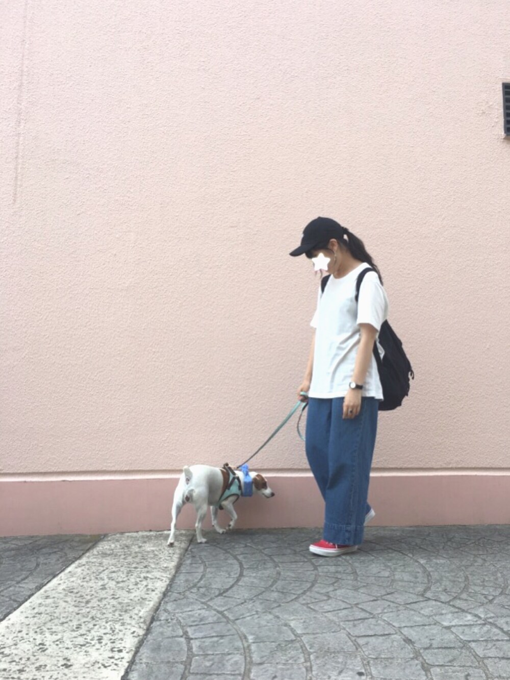 「スニーカーコーデ、シンプルコーデ、カジュアルコーデ、キャップ、だぼだぼ、デニム、白Tシャツ」｜「NIKEの【Nike】Futura Heritage 86 Cap（キャップ、ブラック系）」を使った、らぴさん（レディース・155cm）の夏コーディネートの1枚目の写真