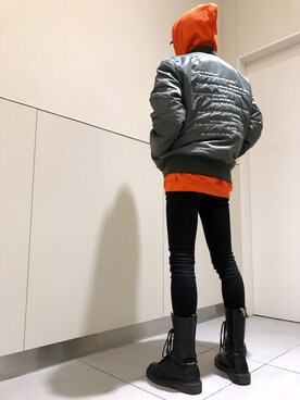 「DANKE SCHON（ダンケシェーン）のアイテム（MA-1）」を使った、クロカワ　リオさん（メンズ・170cm）の冬コーディネート