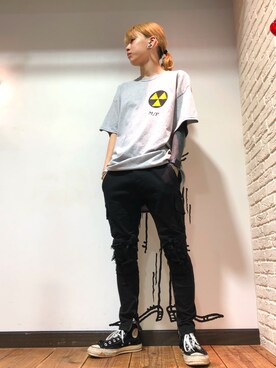 「KaneZ（ケインズ）のアイテム（Tシャツ/カットソー）」を使った、クロカワ　リオさん（メンズ・170cm）の夏コーディネート