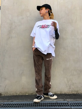 「KaneZ（ケインズ）のアイテム（Tシャツ/カットソー）」を使った、クロカワ　リオさん（メンズ・170cm）の夏コーディネート