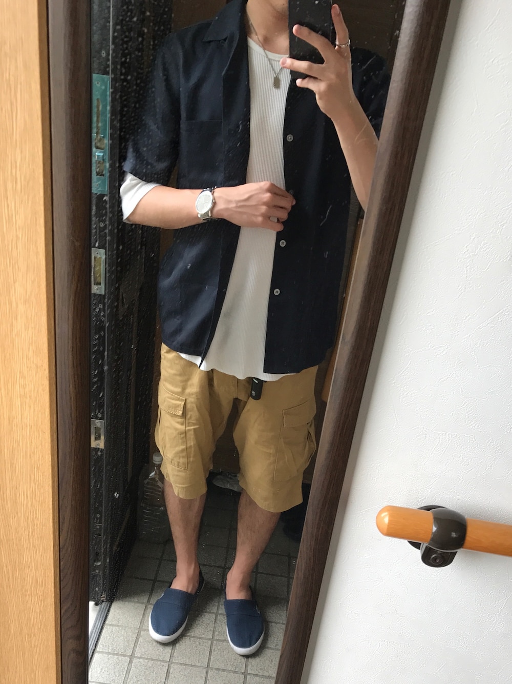 「夏コーデ、きれいめカジュアル、ユニクロ、ラコステ、ポールスミス、北海道、夏、ビアガーデン」｜「Paul SmithのMULTI COLOR TRIANGLE RING / 170901 200（リング、シルバー系）」を使った、🐶さん（メンズ・175cm）の夏コーディネートの1枚目の写真
