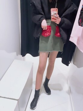 Momoe使用「jouetie（ファーポケットスカート）」的時尚穿搭