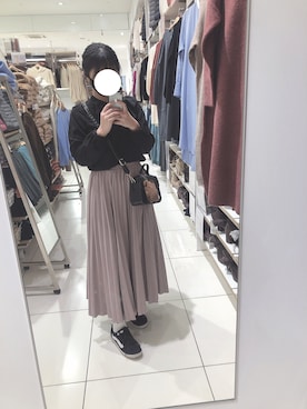 「黒×ピンク」｜「アイテム（スニーカー）」を使った、♡𝒦さん（レディース・159cm）の秋コーディネート