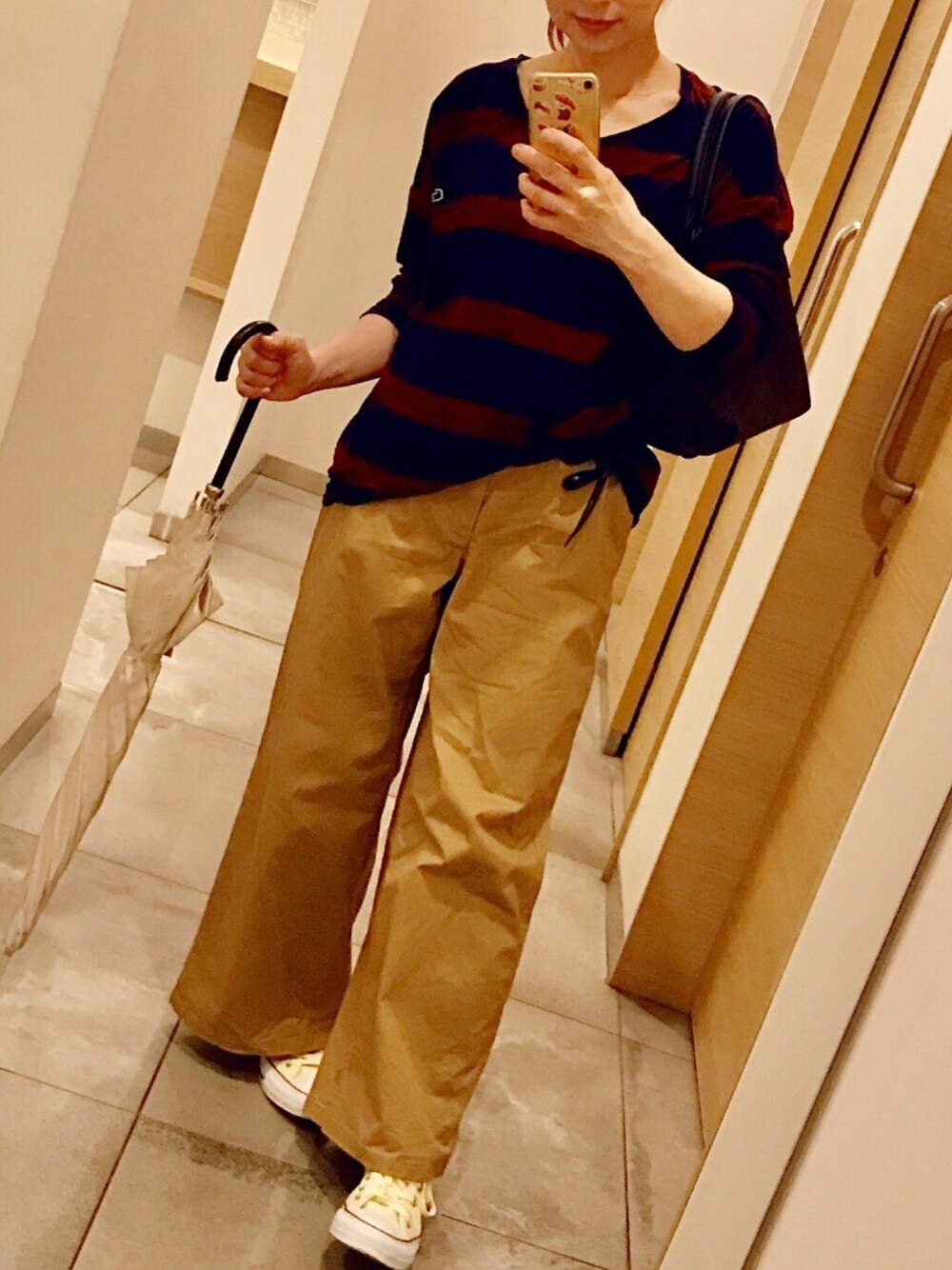 「ドラフトしまむら、ワイドパンツ、GU、休日スタイル、大人カジュアル、シンプルコーデ、しまむら、秋色コーデ」｜「GUのアイテム（チノパンツ、ベージュ系）」を使った、Rody❤︎スプリングタイプカラーさん（レディース・155cm）の秋コーディネートの1枚目の写真