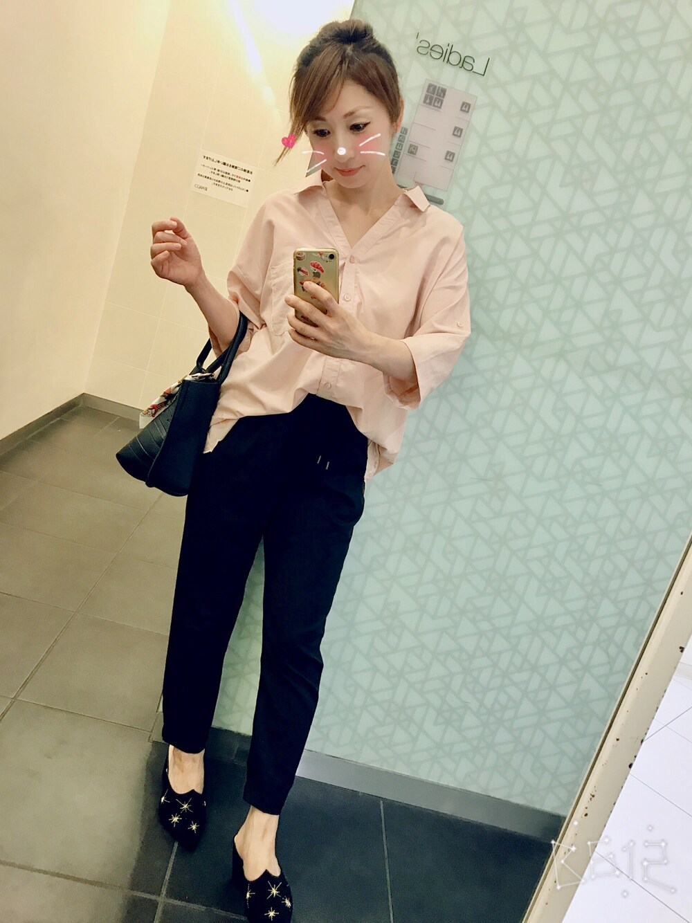 「ドラフトしまむら、スラックス、休日スタイル、秋コーデ、大人カジュアル、通勤コーデ、シンプルコーデ、しまむら、しまむらコーデ」｜「しまむらのアイテム（スラックス、ブラック系）」を使った、Rody❤︎スプリングタイプカラーさん（レディース・155cm）の秋コーディネートの1枚目の写真