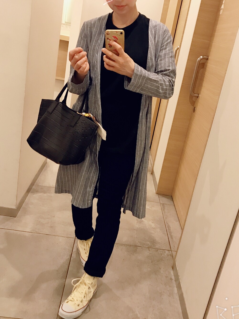 「ドラフトしまむら、秋のコーデ、しまむら、しまむらコーデ、大人カジュアル、シンプルコーデ、休日スタイル」｜「しまむらのアイテム（デニムパンツ、ブラック系）」を使った、Rody❤︎スプリングタイプカラーさん（レディース・155cm）の秋コーディネートの1枚目の写真