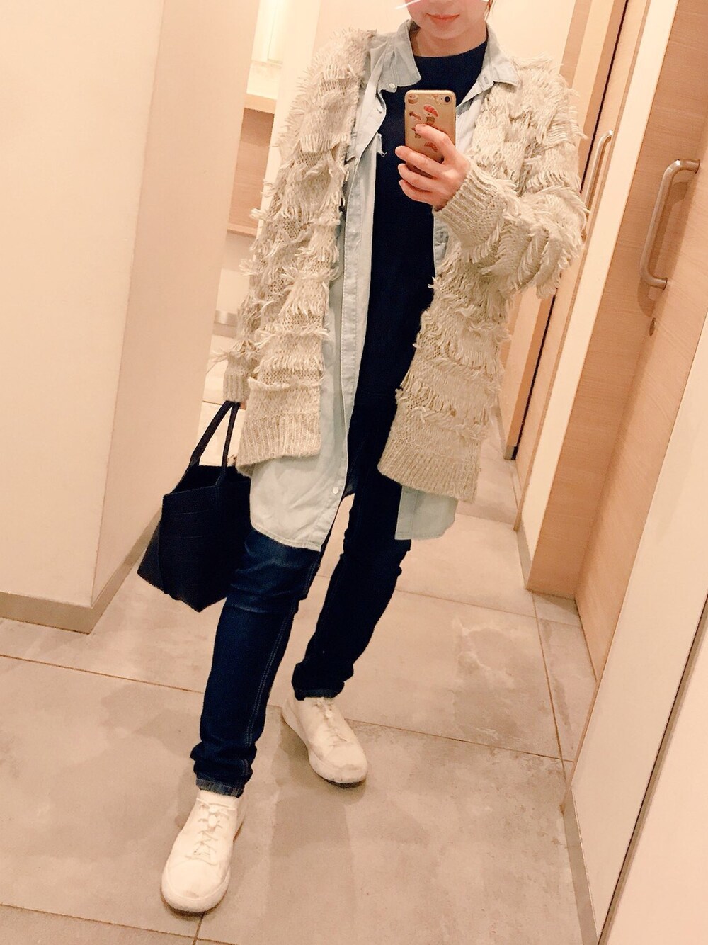 「ストリート服が好き、秋コーデ、カジュアル、休日コーデ、オトナカジュアル、UNIQLO」｜「UNIQLOのアイテム（スニーカー、ホワイト系）」を使った、Rody❤︎スプリングタイプカラーさん（レディース・155cm）の秋コーディネートの1枚目の写真
