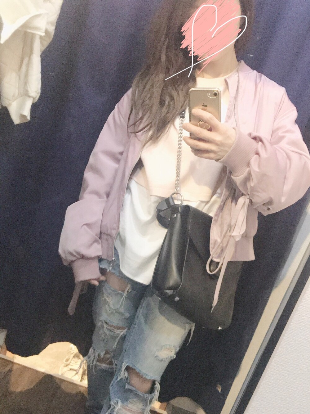 「カジュアルコーデ、パンツスタイル、シンプルコーデ、冬、オトナ女子、ビッグシルエット、デニムコーデ、大人コーデ」｜「ZARAのアイテム（ショルダーバッグ、ブラック系）」を使った、Rody❤︎スプリングタイプカラーさん（レディース・155cm）の冬コーディネートの1枚目の写真