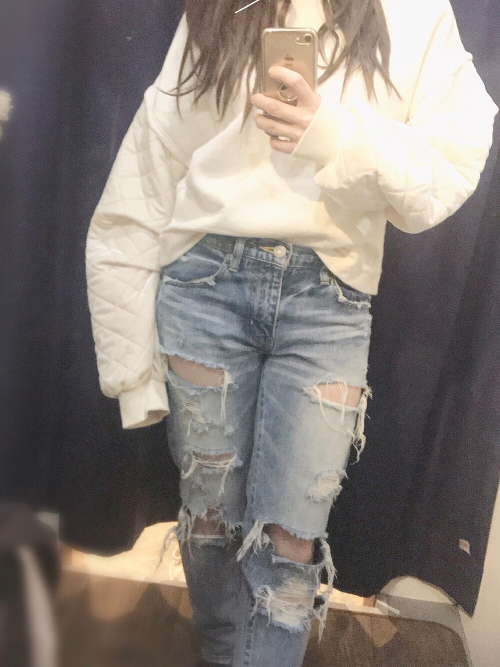 「カジュアルコーデ、パンツスタイル、シンプルコーデ、オトナ女子、ビッグシルエット、デニムコーデ、大人コーデ」｜「ZARAのアイテム（デニムパンツ、ブルー系）」を使った、Rody❤︎スプリングタイプカラーさん（レディース・155cm）の冬コーディネートの1枚目の写真