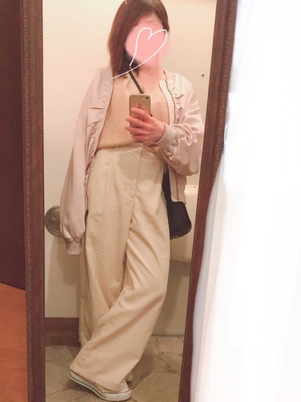 「カジュアルコーデ、休日スタイル、低身長、プチプラコーデ、ザラジョ、ワイドパンツ、大人カジュアル、ビックシルエット、春コーデ、パステル映える春」｜「chico_のアイテム（MA-1、ピンク系）」を使った、Rody❤︎スプリングタイプカラーさん（レディース・155cm）の冬コーディネートの1枚目の写真