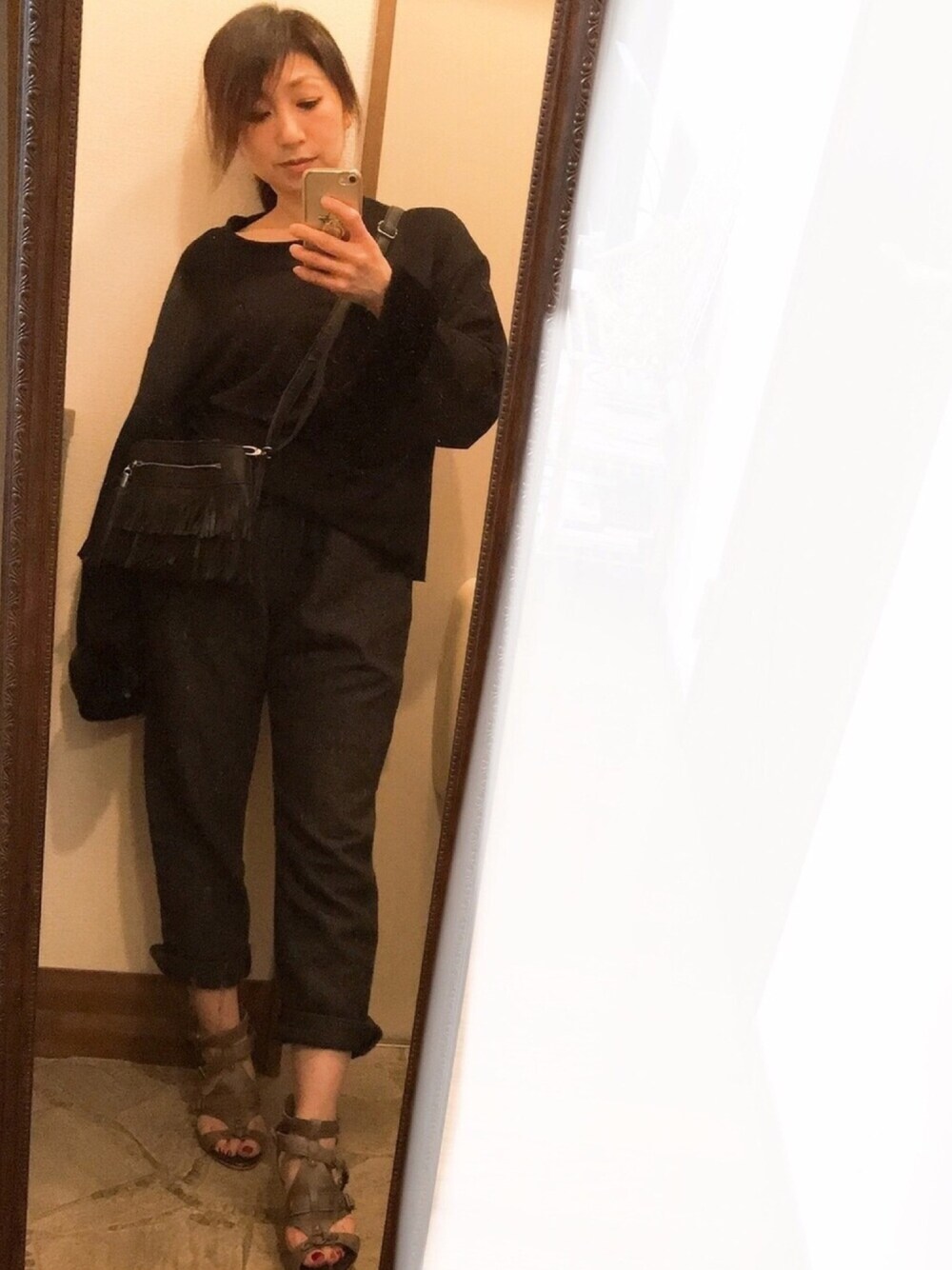 「オトナカジュアル、ボリューム袖、ビックシルエット、休日スタイル、カジュアルコーデ、春コーデ、ザラジョ、ZARA、ツイード、モノトーン」｜「ZARAのアイテム（Tシャツ/カットソー、ブラック系）」を使った、Rody❤︎スプリングタイプカラーさん（レディース・155cm）の春コーディネートの1枚目の写真