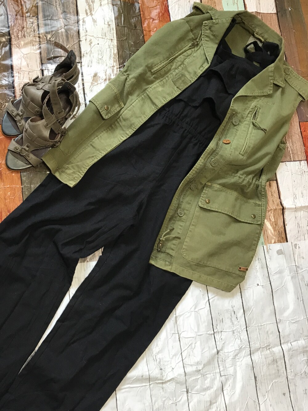 「セットアップ、ザラジョ、ZARA、休日スタイル、オトナカジュアル、春コーデ、低身長」｜「ZARAのアイテム（ベスト、グリーン系）」を使った、Rody❤︎スプリングタイプカラーさん（レディース・155cm）の春コーディネートの1枚目の写真