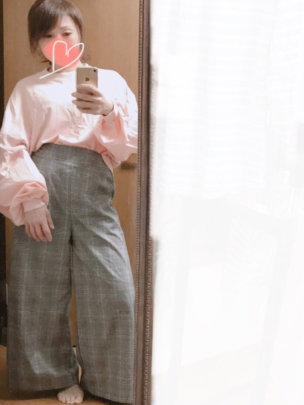 「秋冬コーデ、休日スタイル、ゆるコーデ、パンツスタイル、プチプラコーデ、ワイドパンツ、チェック柄に恋してる」｜「ZARAのアイテム（Tシャツ/カットソー、ピンク系）」を使った、Rody❤︎スプリングタイプカラーさん（レディース・155cm）の秋コーディネートの1枚目の写真
