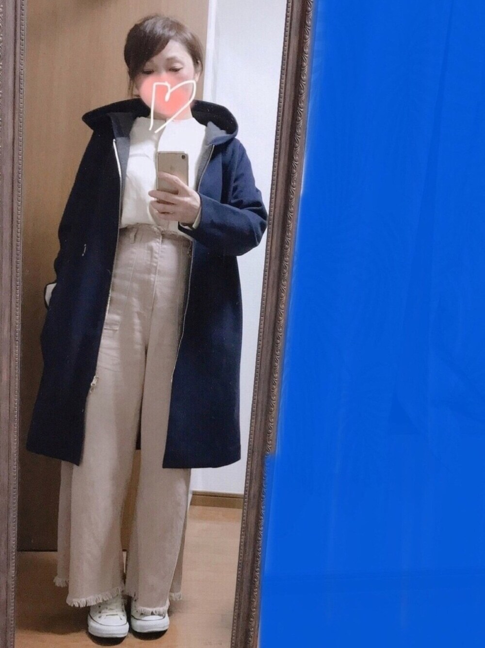 「UNIQLO、ロングコート、ワイドパンツ、オトナカジュアル、今日のコーデ、ハイカットスニーカー、パーカー、ゆるコーデ」｜「no brandのアイテム（ダッフルコート、ブルー系）」を使った、Rody❤︎スプリングタイプカラーさん（レディース・155cm）の秋コーディネートの1枚目の写真