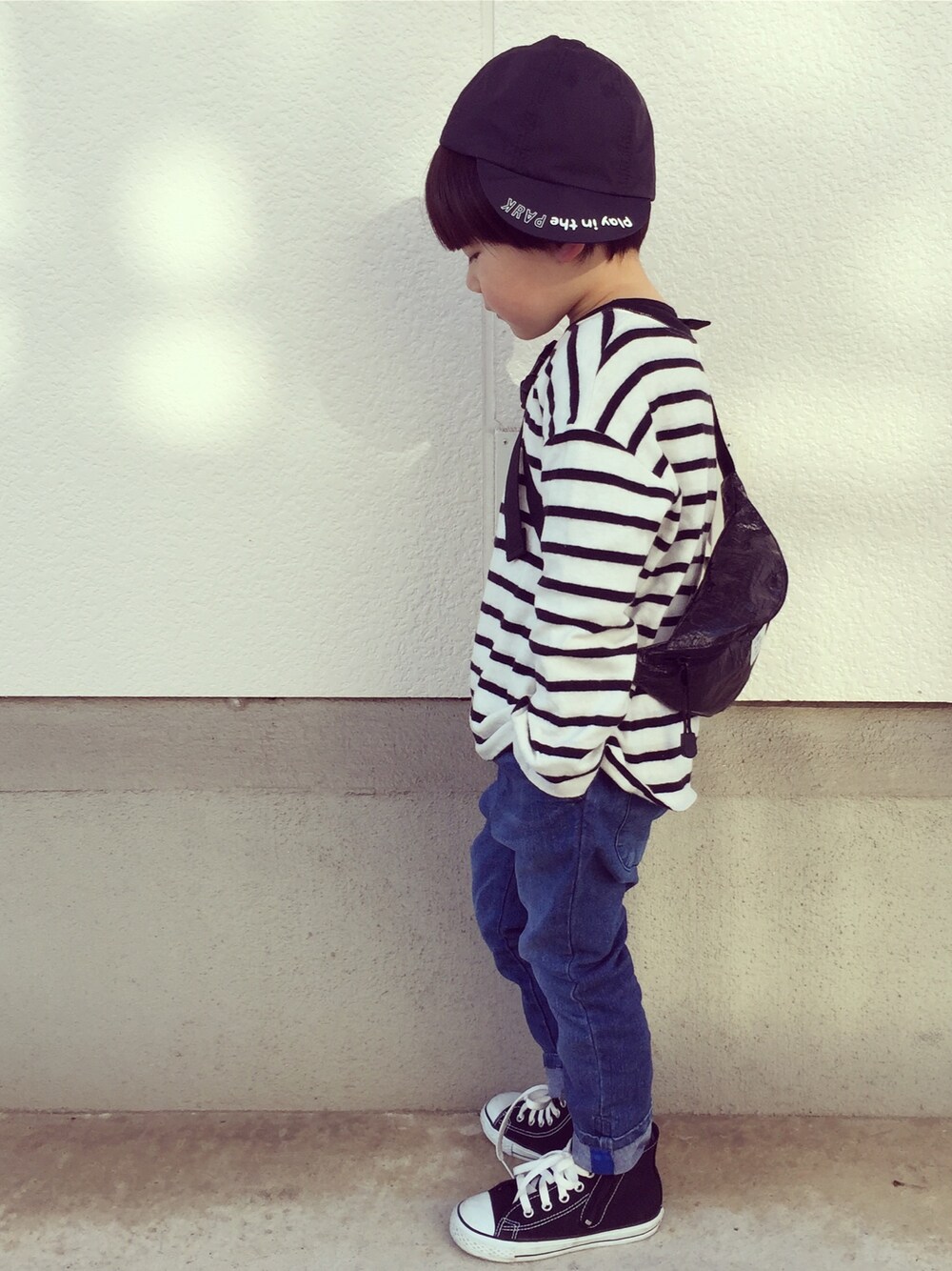 「キッズコーデ、デニム、ボーダー、THEPARKSHOP、6vocale、セスタヴォカーレ」｜「こども ビームスのTHE PARK SHOP / KICK BOY キャップ（キャップ、ブルー系）」を使った、eightmaaanさん（キッズ・100cm）の冬コーディネートの1枚目の写真