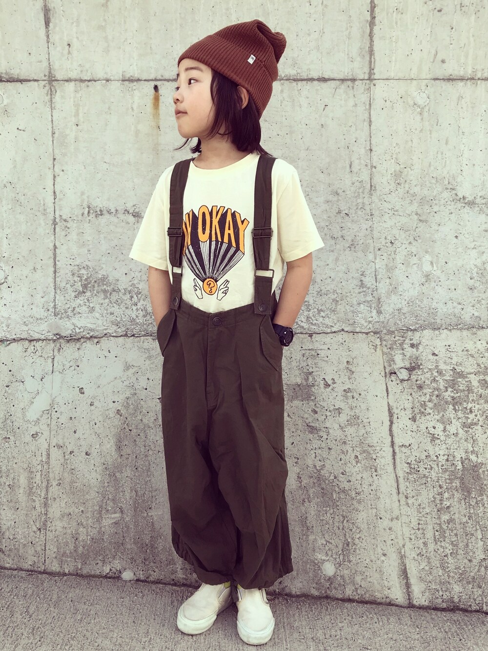 「春夏コーデ、サロペット、韓国子供服、VANS、スリッポン」｜「G-SHOCKのg-shock mini / GMN-691-1AJF / CASIO Gショックミニ 腕時計（デジタル腕時計、ブラック系）」を使った、eightmaaanさん（キッズ・125cm）の春コーディネートの1枚目の写真