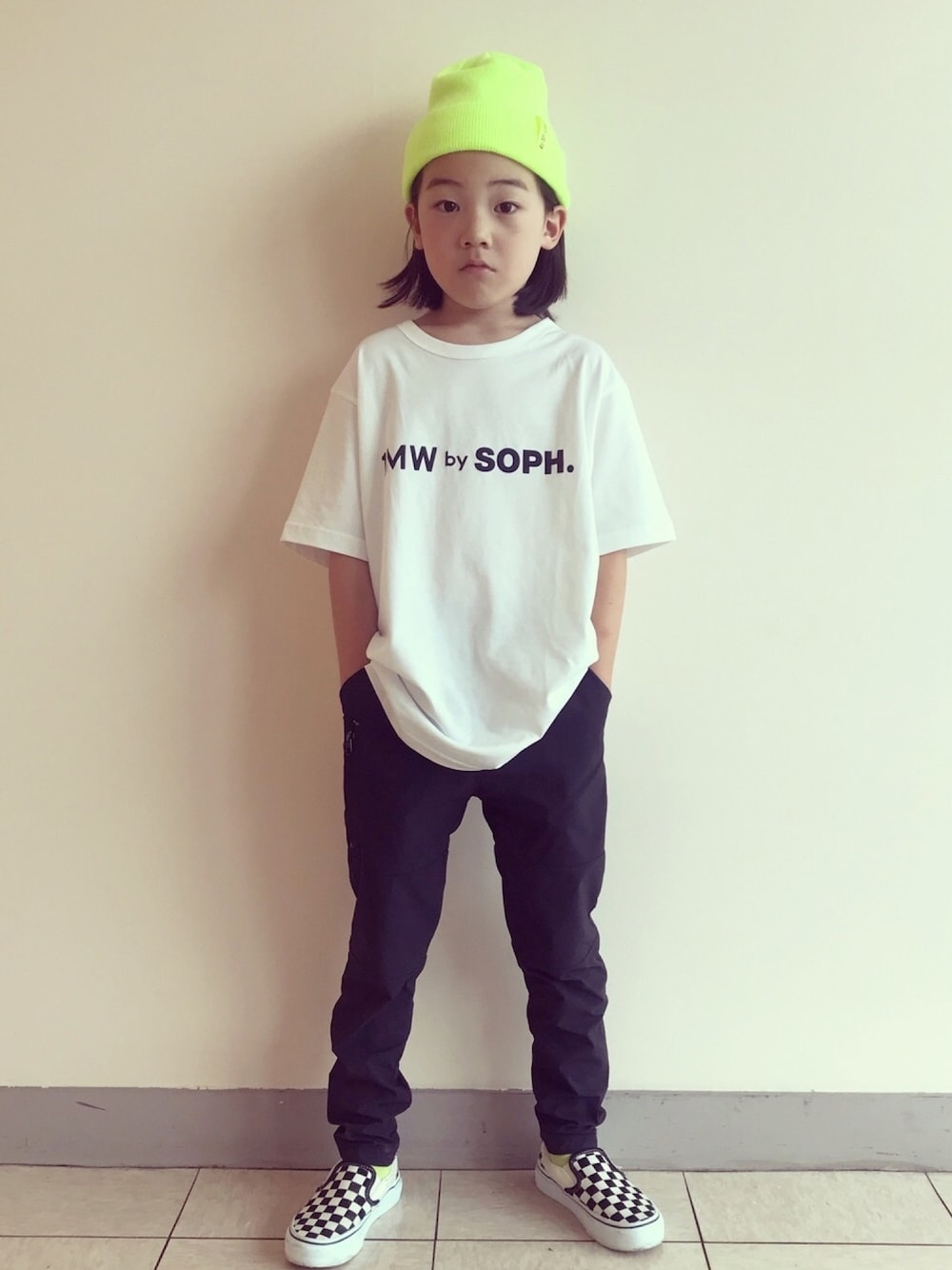 「キッズファッション、休日スタイル、カジュアル、Tシャツ、白Tシャツ、VANS、GU」｜「COTORICAのカラーニットキャップ（ニットキャップ/ビーニー、グリーン系）」を使った、eightmaaanさん（キッズ・125cm）の夏コーディネートの1枚目の写真