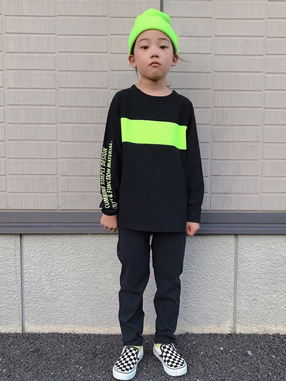 「秋服準備はじめました、RESP、スポーツミックス、ネオンカラー」｜「RE/SPのRE/SP Line Long sleeve Tee / アールイーエスピー ラインロングスリーブTシャツ（Tシャツ/カットソー、ブラック系）」を使った、eightmaaanさん（キッズ・125cm）の夏コーディネートの1枚目の写真