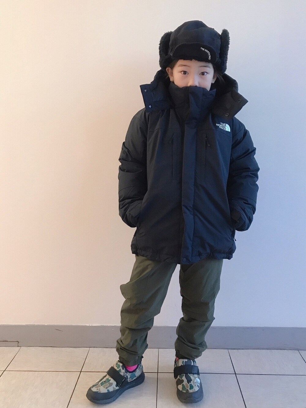 「バルトロライトジャケット、バルトロ、ミリタリーパンツ、フライトキャップ、THE NORTH FACE」｜「THE NORTH FACEのザ ノース フェイス THE NORTH FACE Endurance Baltro Jacket（ダウンジャケット/コート、ブラック系）」を使った、eightmaaanさん（キッズ・130cm）の冬コーディネートの1枚目の写真